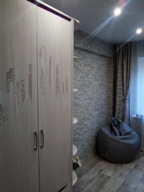 Решила поделиться своим вариантом недорогого ремонта в комнате сына. 03