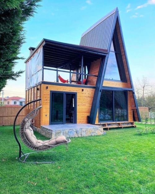 А я хочу похвастать своим загородным домиком, в котором проживать просто одно удовольствие.  