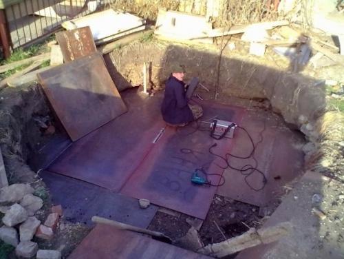 Жена с детьми давно просили, чтобы поставил бассейн на участке.