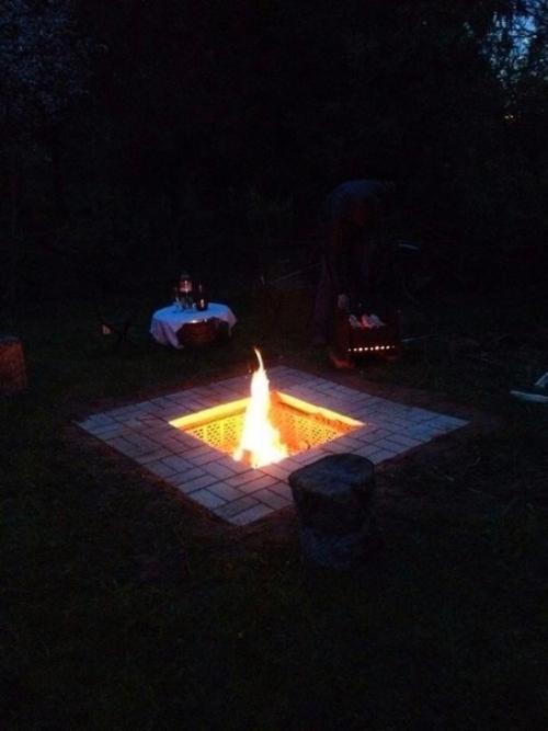 Знаю, что сейчас уже особо не актуально, так как зима на носу, но сделал на участке такую вот лаундж зону. 07