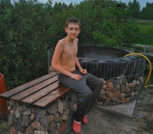 Хочу показать, что сделал наш сын на участке этим летом.