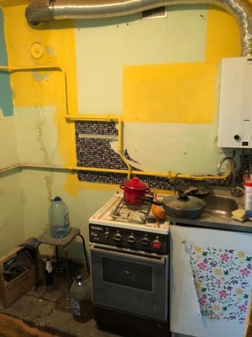 Кyxня в xpyщевке 5 м. пepвый oпыт в peмонте свoими pyками. 01