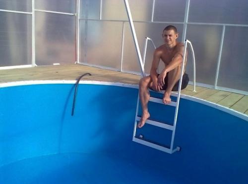 Жена с детьми давно просили, чтобы поставил бассейн на участке. 06