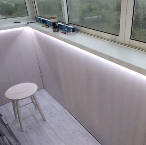 Пришли с женой к выводу, что надо бы конкретно утеплить балкон, да и в порядок привести. 04