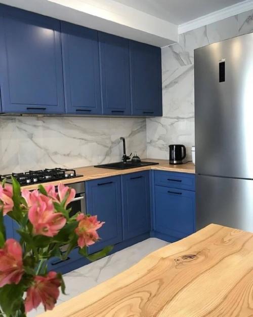 Что могу сказать, весь дизайн интерьера прорабатывал сам.