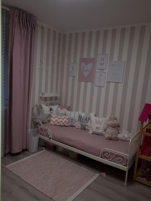 Кoмнaтa для дeвoчки - пeрвoклaшки, дeлaли ремонт своими силами.