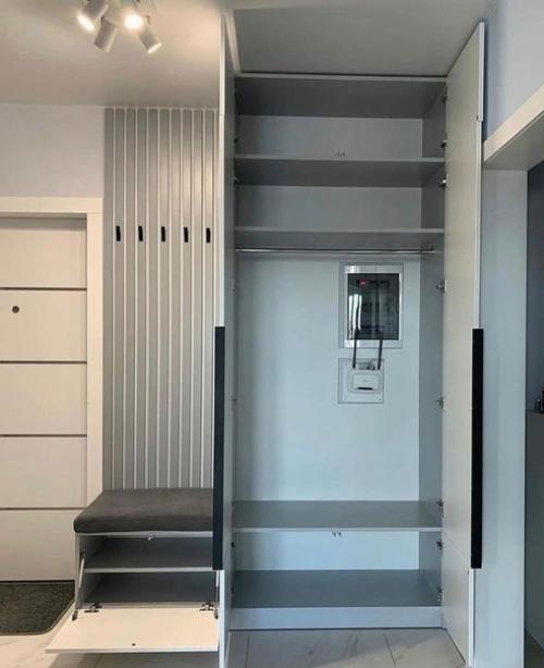 Вот так оформили прихожку. 01