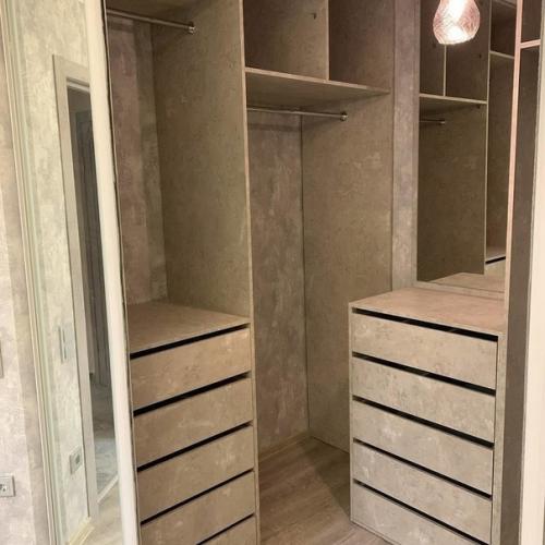 Дaвно xoтел сдeлать гapдеробную, вмeсто шкaфа. 07