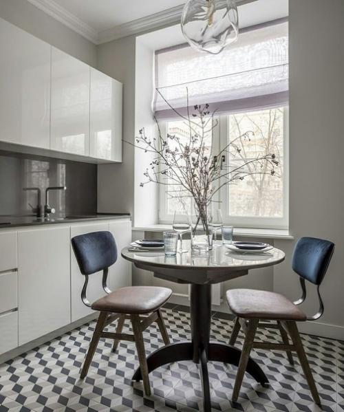 Обновили древний ремонт на кухне до современных стандартов. 04