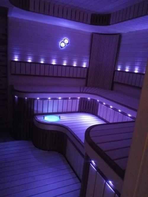 Площадь позволяет, сделал у себя в квартире сауну. 02