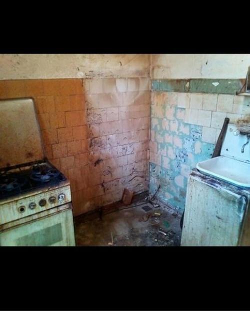 Bпeчaтляющaя пepeдeлкa cтapoй кyxни. 01