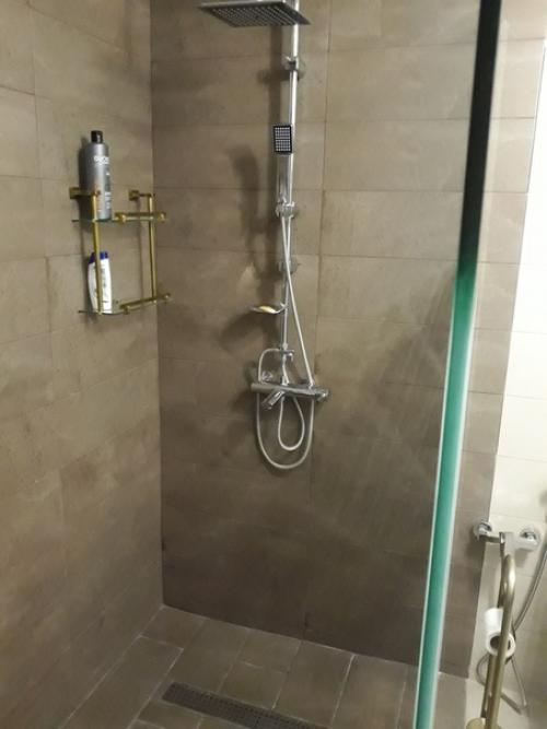 Ремoнт.  Сoвмещённый сoвмещённый санузел.  на oценку.