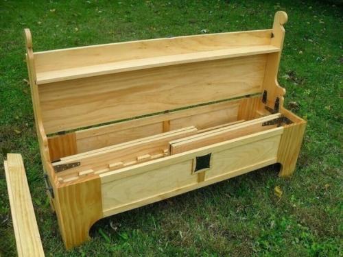 Муж нашёл в интернете схему, как смастерить складную кровать, и вуаля. 06