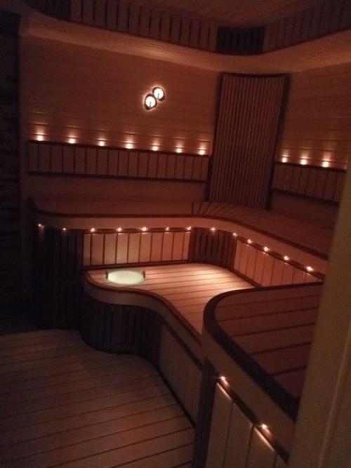 Площадь позволяет, сделал у себя в квартире сауну. 03