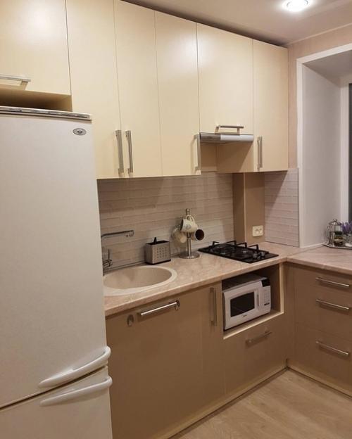 Это моя миниатюрная кухня в квартире хрущевке. 01