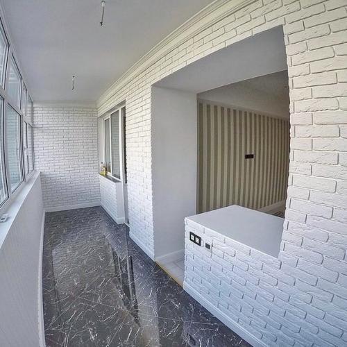 Такую отделку лоджии сделал мой муж. 01