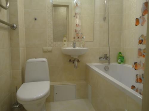 Это мы на пару с подругой такой ремонт сделали. 03