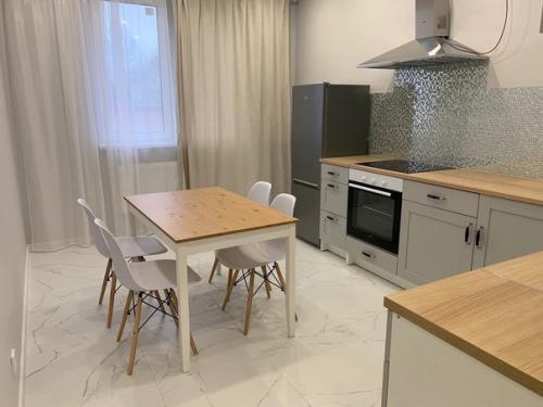 Вот такой интерьерчик мы в своей квартире подготовили.