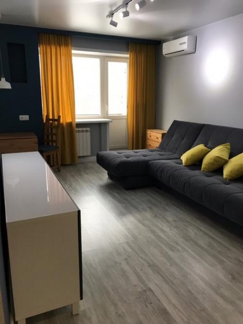 Приобрели убитую в хлам квартиру, в которой не было даже перегородок. 04