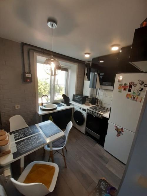 Небольшая, но очень симпатичная и разнообразная кухня.