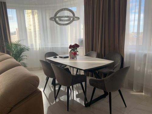 Наша гостинная объединенная с кухней. 04