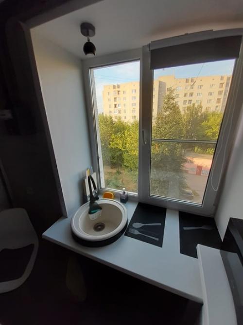 Небольшая, но очень симпатичная и разнообразная кухня. 06