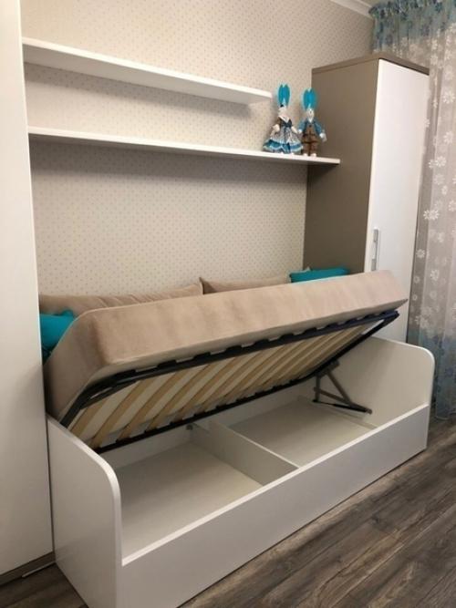 Закончили ремонт детской комнаты. 01