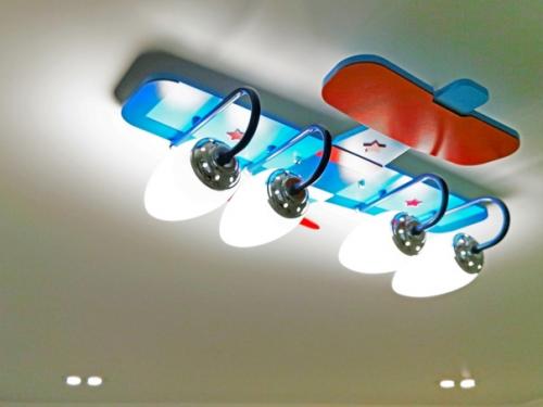 Вот такой ремонт мы в детской комнате сделали. 03