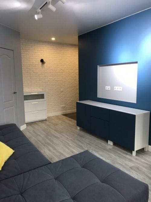 Приобрели убитую в хлам квартиру, в которой не было даже перегородок. 06