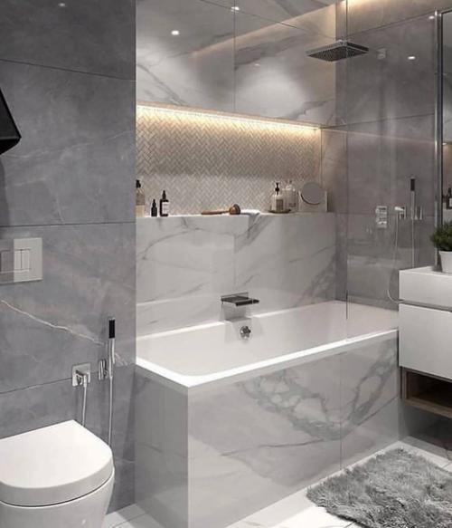 Просторная ванная комната, оформленная в современном стиле. 04