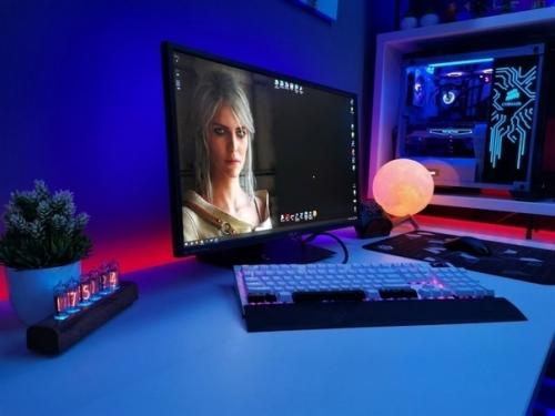 Сделал себе ремонт в основной комнате, всё под себя. 06