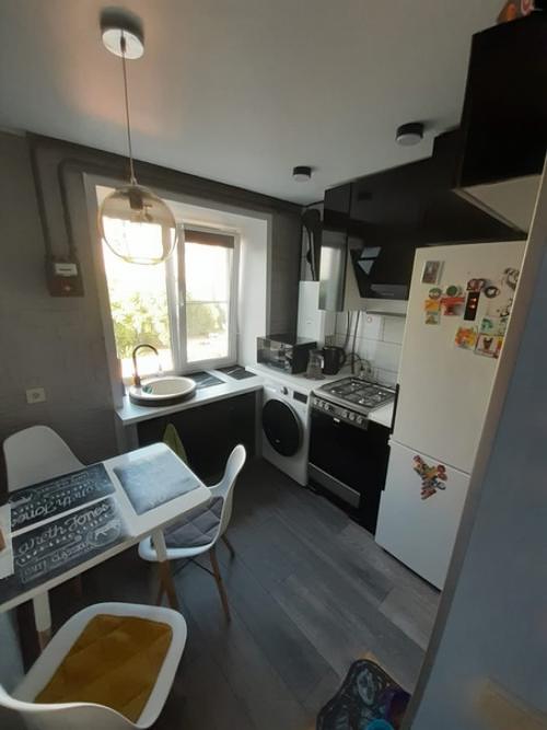 Небольшая, но очень симпатичная и разнообразная кухня. 07