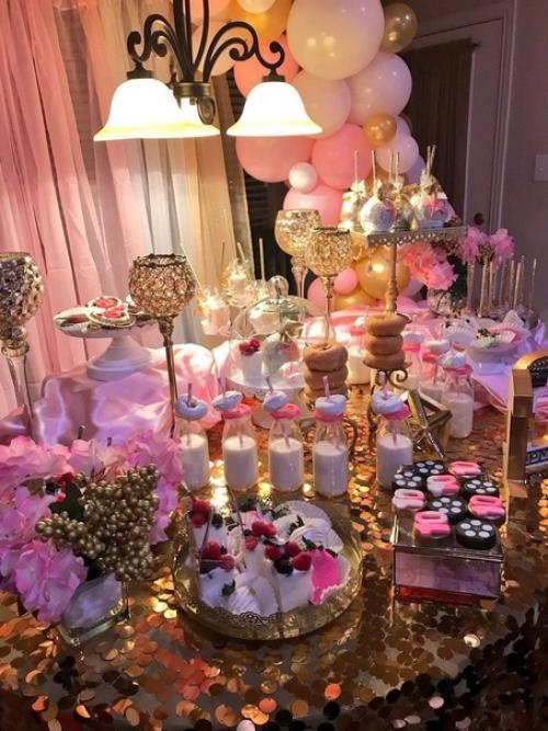 Обожаю всё что связана с дизайном, поэтому даже к праздникам подхожу креативно. 02