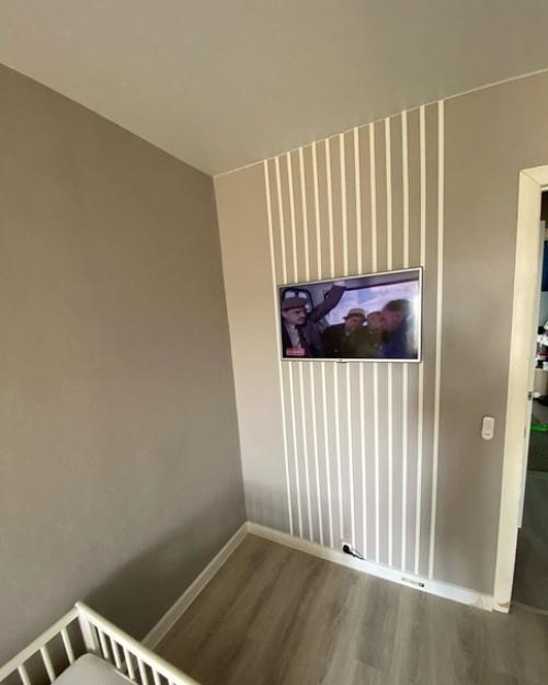 Бюджетный способ провода от телевизора скрыть. 03