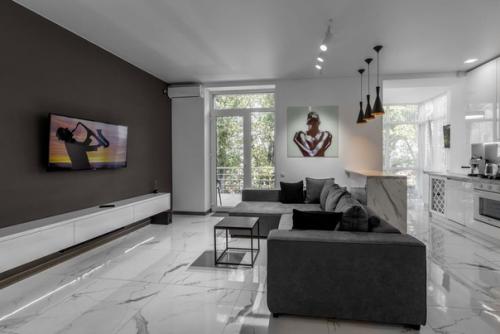 Квартира в доме 60-х годов на 4 этаже с открытой террасой. 02