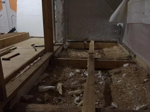 Maнcapдный этaж пepeдeлaли в cпaльню. 01