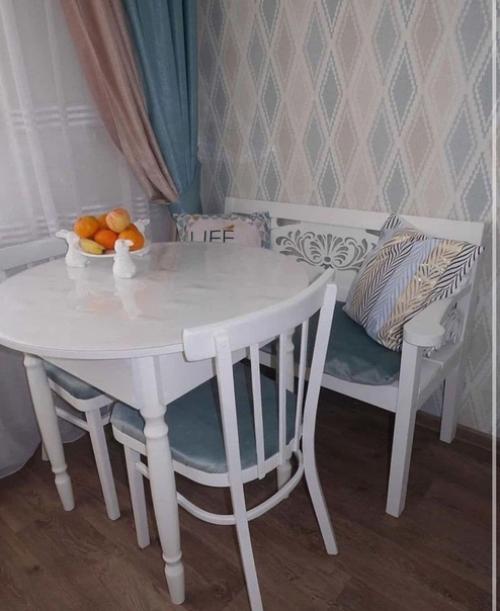 Это моя простенькая кухонька на пять с половиной квадратных метров. 01