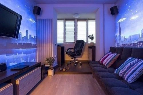 Расписали комнату для сына флуоресцентной краской. 01