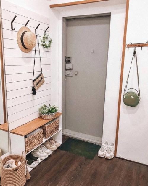 Красивая и очень уютная прихожая комната.