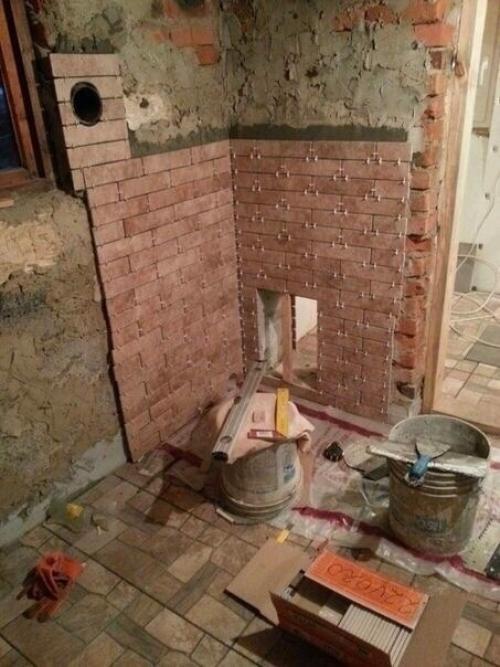 У мужа был отпуск, и он решил сделать нам баньку на территории дома. 02