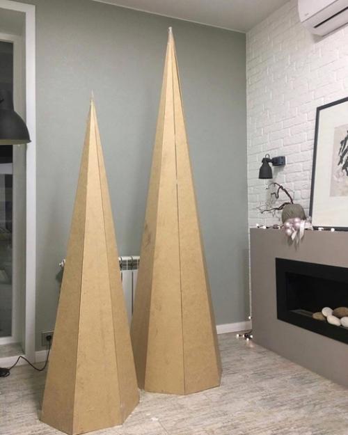 Бюджетная, но очень красивая ёлочка для дома.