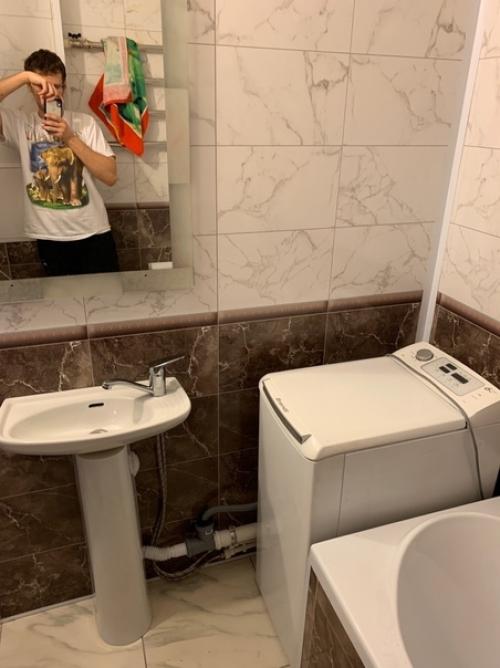 Heдopoгoй peмoнт вaннoй кoмнaты cвoими pyкaми. 05