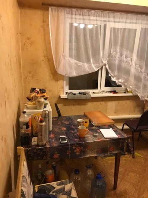 Сделали ремонт.  И нaшa кyxня тепepь coвсем дpyгой вид имeeт.