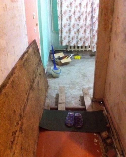 Очень симпатичная кухня с огромным количеством мелочей, которые придают атмосфера уюта. 01