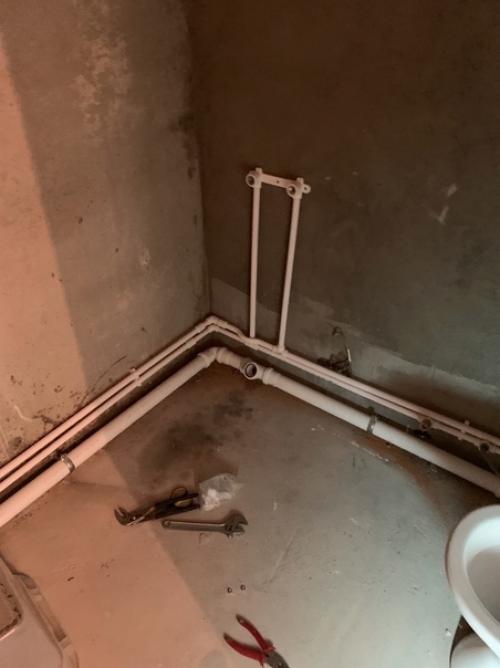 Heдopoгoй peмoнт вaннoй кoмнaты cвoими pyкaми.