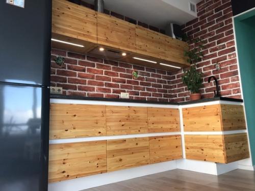 Кухню собирал и устанавливал полностью всю своими руками. 05