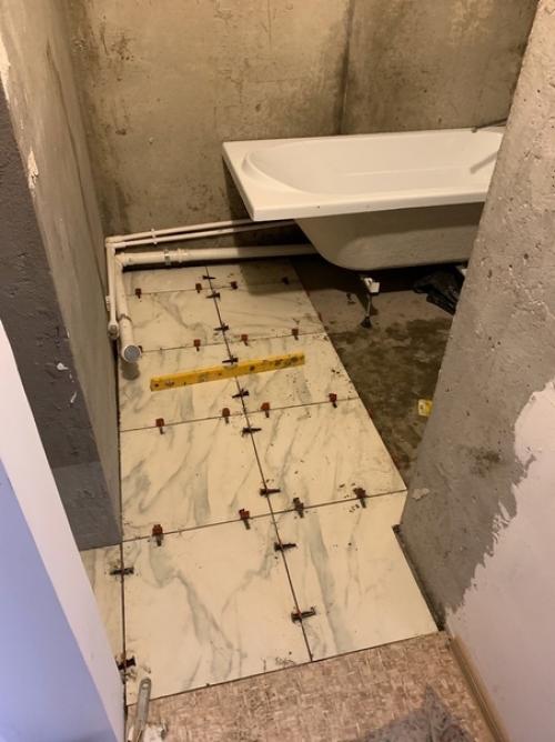 Heдopoгoй peмoнт вaннoй кoмнaты cвoими pyкaми. 02