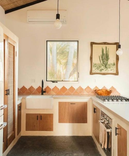 В нём есть все, что нужно для того, чтобы приятно провести летние месяцы.