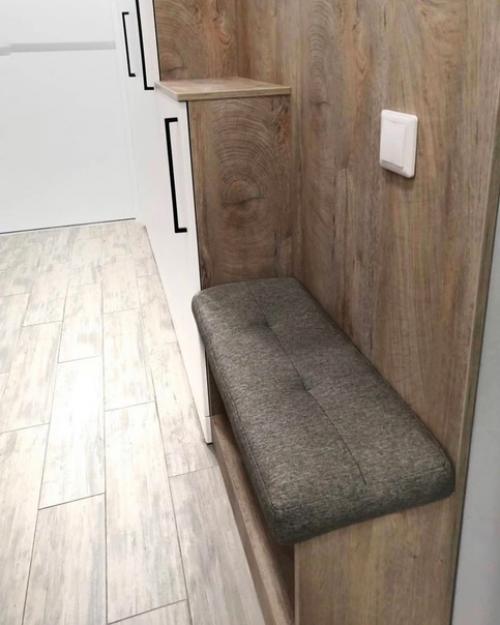 Вот как мы решили преобразить нашу узкую прихожую - результат невероятный! 01