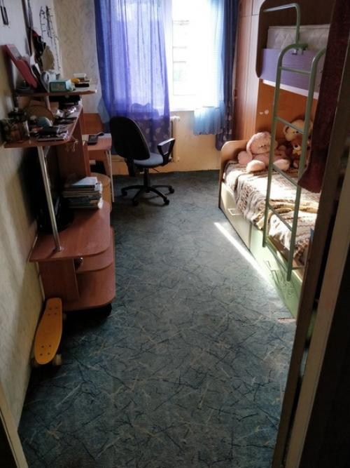 Осталось поменять дверь.